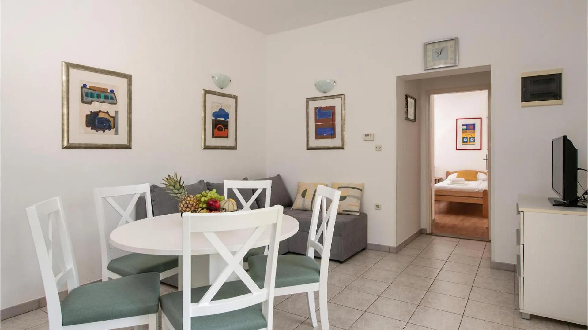 2 Bedroom Awesome Apartment In Labin Nedescina Holiday home