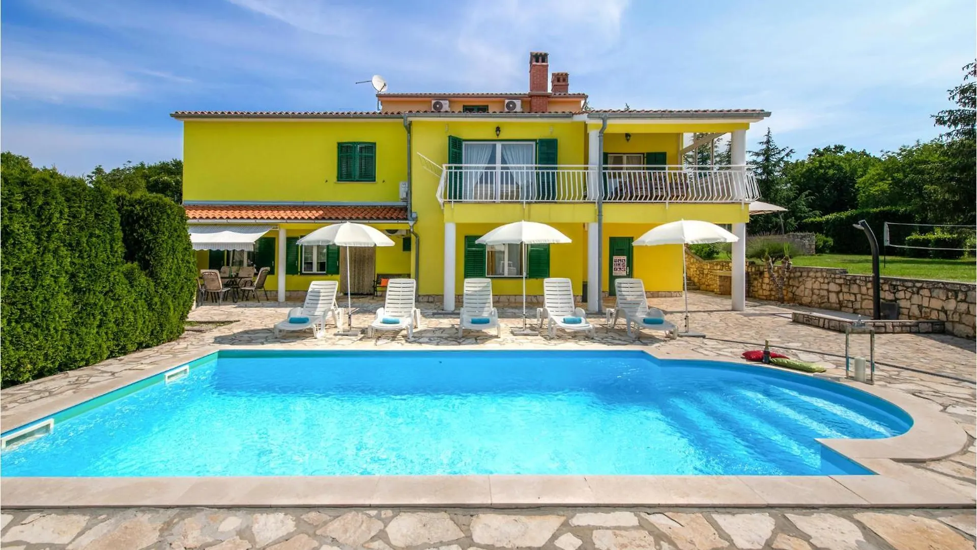 2 Bedroom Awesome Apartment In Labin Nedescina Holiday home