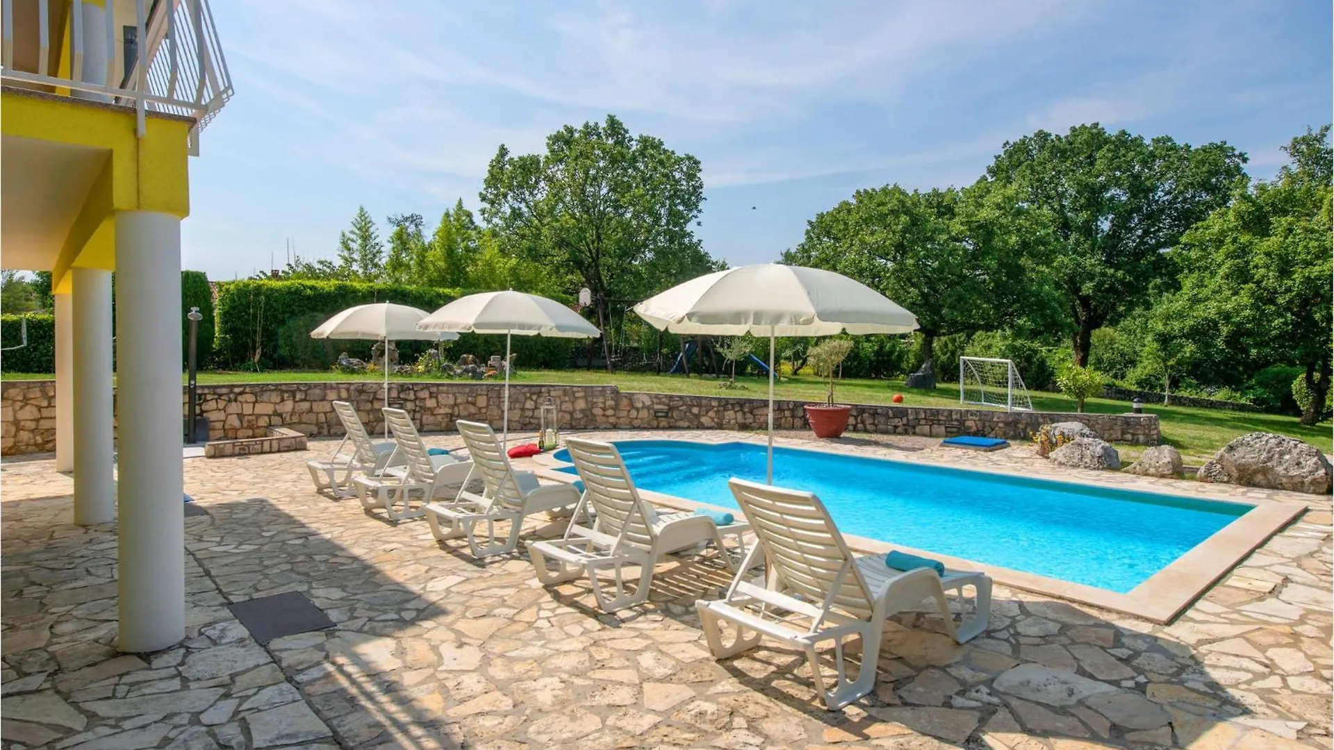 2 Bedroom Awesome Apartment In Labin Nedescina